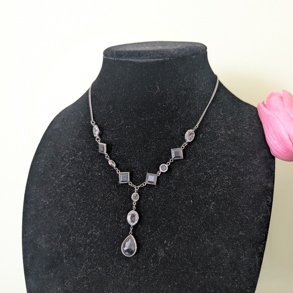 Jewelry - Vintage Silver-Tone Black Crystal Drop Necklace